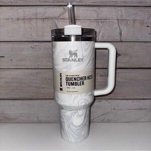 Stanley 40oz Quencher Tumbler POLAR SWIRL -  NWT 2023 Release